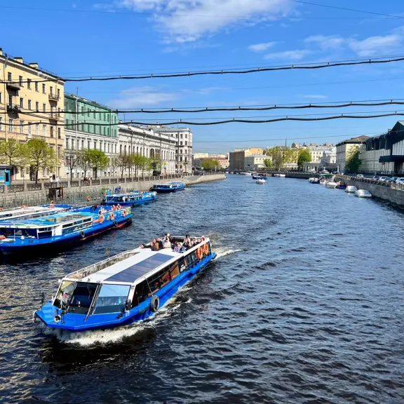 Фотография 1 - Экскурсия в Кронштадт + Петергоф
